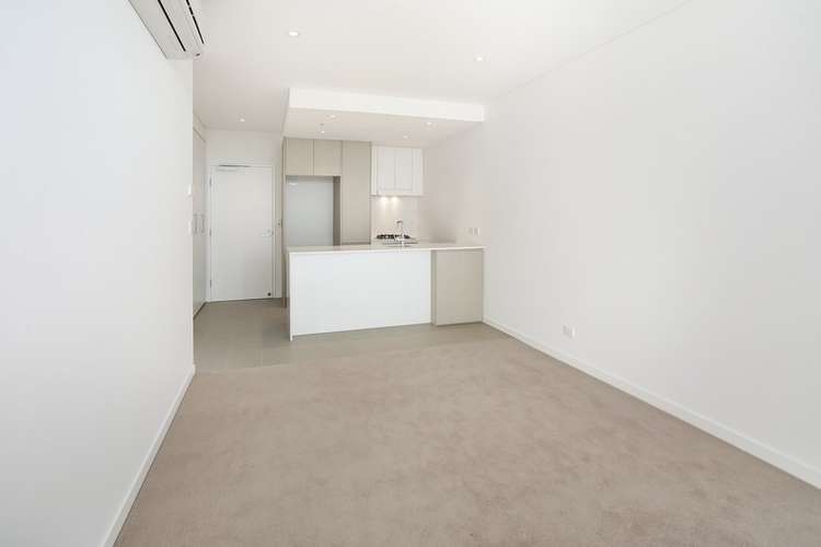 Main view of Homely apartment listing, 214/320 MacArthur Ave, Hamilton QLD 4007