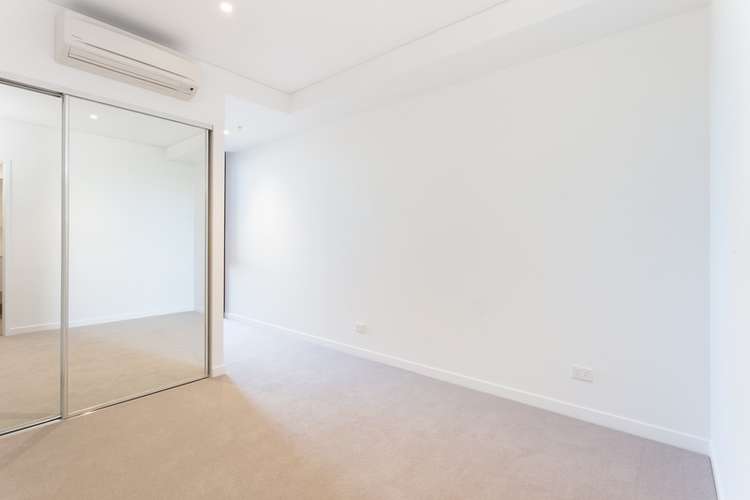 Third view of Homely apartment listing, 211/320 MacArthur Ave, Hamilton QLD 4007