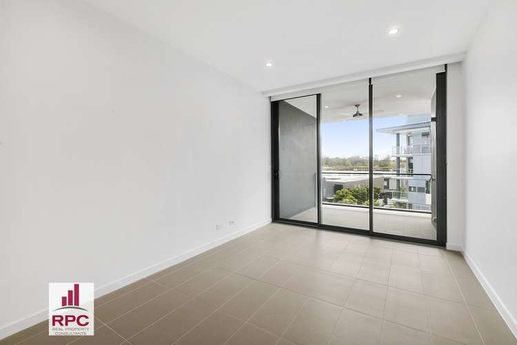 Second view of Homely apartment listing, 4405/18 Parkside Circuit, Hamilton QLD 4007