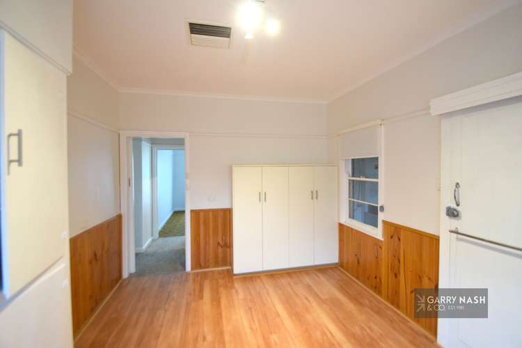 Fifth view of Homely house listing, 8 Perry Street, Wangaratta VIC 3677