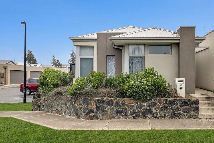 18 Viewrise Walk, Craigieburn VIC 3064