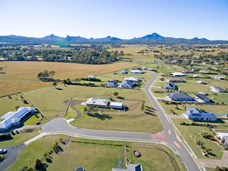 5 Franmar Place, Peak Crossing QLD 4306