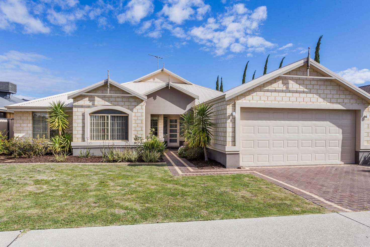 Main view of Homely house listing, 8 Cotswold Parade, Aubin Grove WA 6164