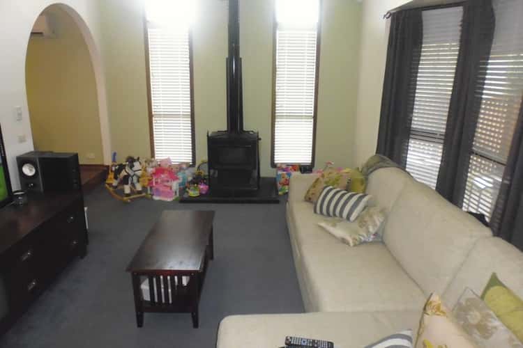 Second view of Homely house listing, 3 Quamby Court, Werribee VIC 3030