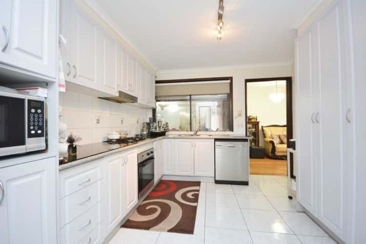 Third view of Homely house listing, 5 Cranleigh Place, Craigieburn VIC 3064