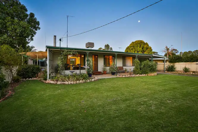 2 Lakeside Court, Cullulleraine VIC 3496