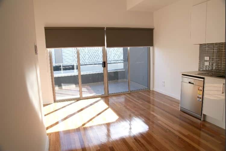 Main view of Homely townhouse listing, 3/3 Queen Street, Essendon VIC 3040