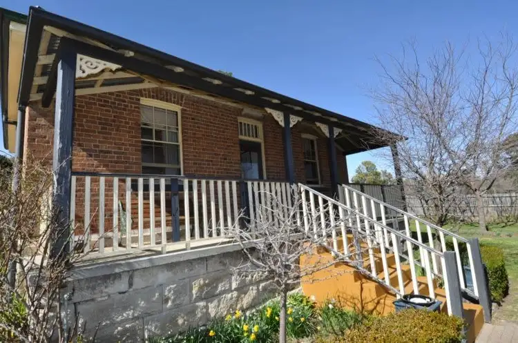 14 Bathurst Street