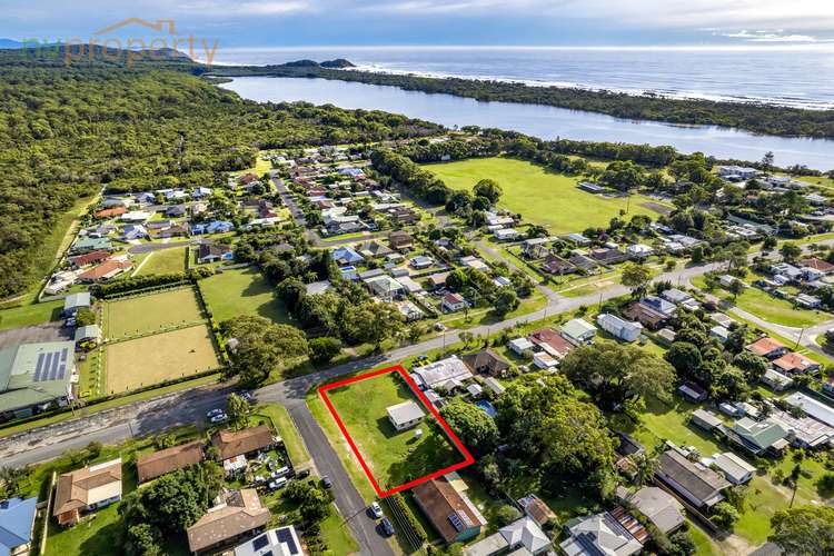 37 Ocean Avenue, Stuarts Point NSW 2441