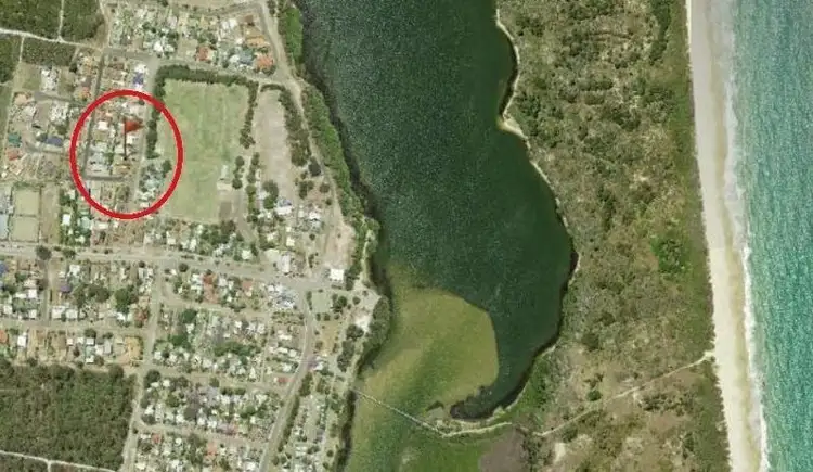 8 Fourth  Avenue, Stuarts Point NSW 2441