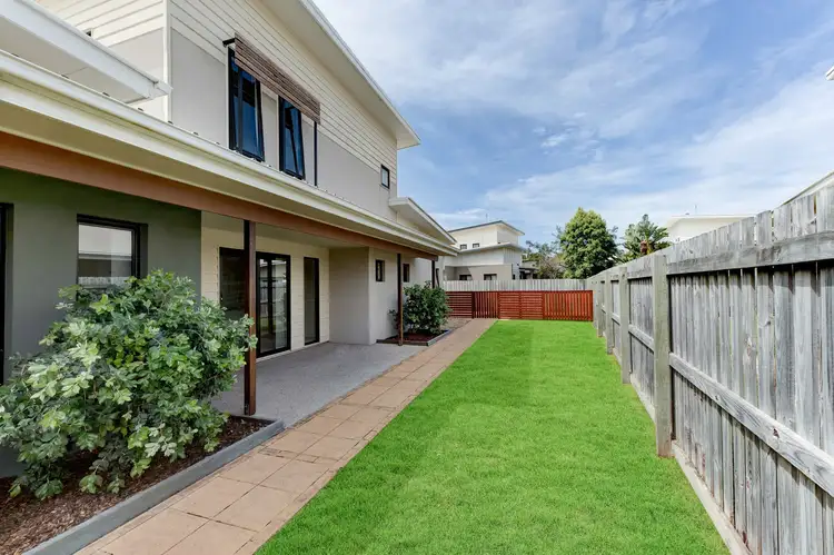 U1/8 Hans Boysen Drive, Mudjimba QLD 4564