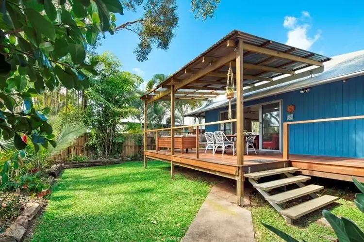 25 Currawong Street, Mudjimba QLD 4564