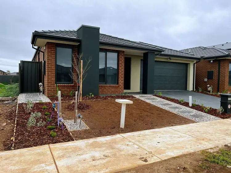 16 Hansel Dr
