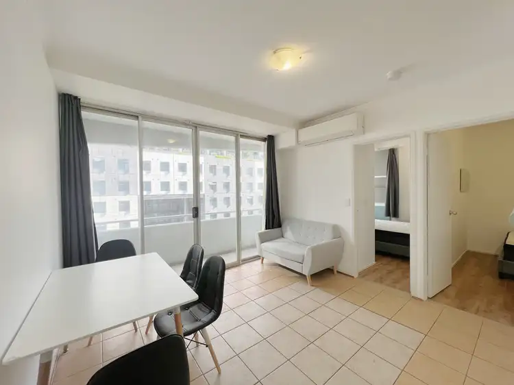 488 Swanston St