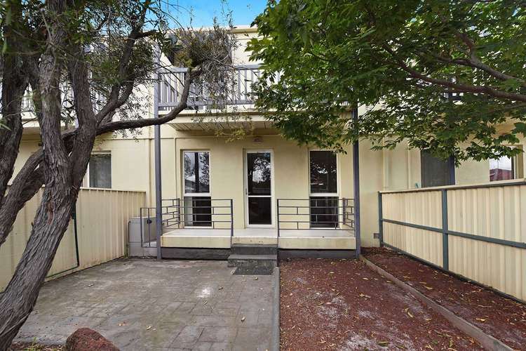 Main view of Homely townhouse listing, 2/15-19 Fosters Road, Keilor Park VIC 3042