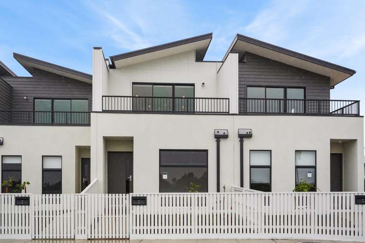 Main view of Homely townhouse listing, 58 Landscape Bvd, Hampton Park VIC 3976