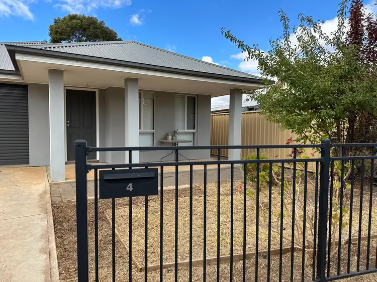 4 Cockshell Street