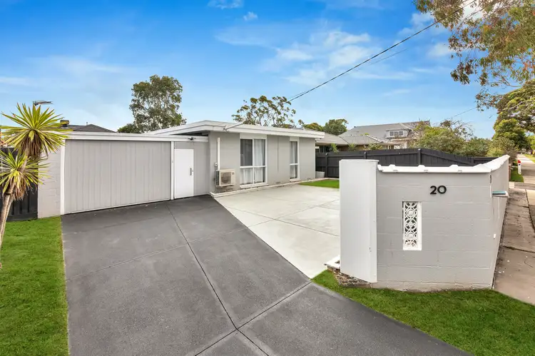 20 Moomba Ave
