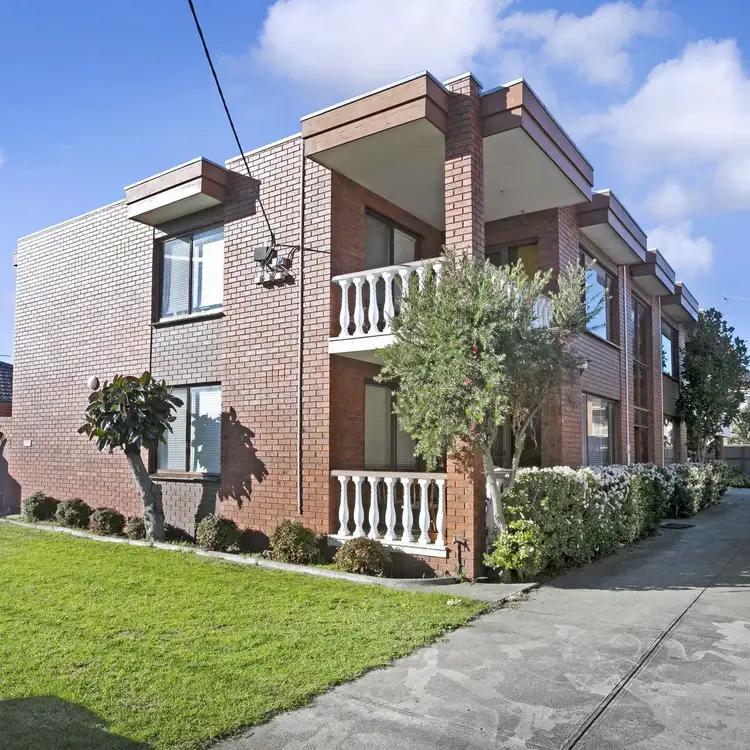 10 Lawson St