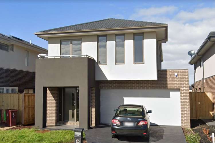 28 Dalziell Crescent, Cranbourne North VIC 3977