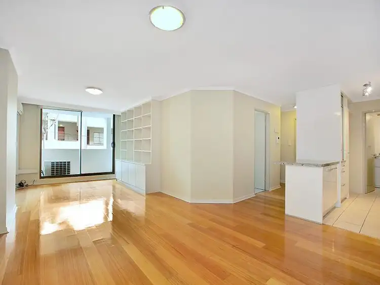 71 Victoria St