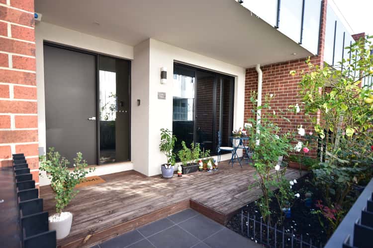 Main view of Homely townhouse listing, 23 MCCAFFERY PLACE, Mordialloc VIC 3195