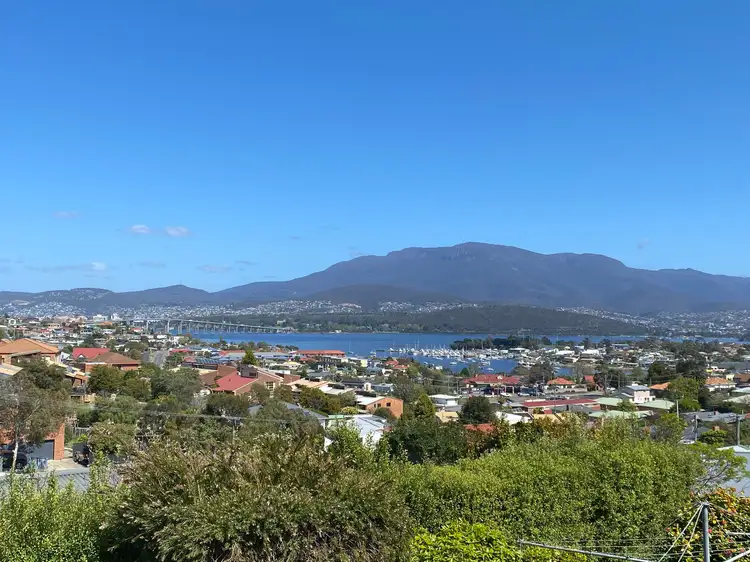 Main view of Homely unit listing, FLAT 4/29 BEGONIA STREET, Lindisfarne TAS 7015