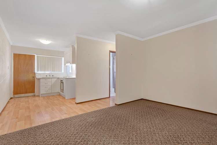 Fifth view of Homely unit listing, 2/35 Seaforth Road, Safety Bay WA 6169