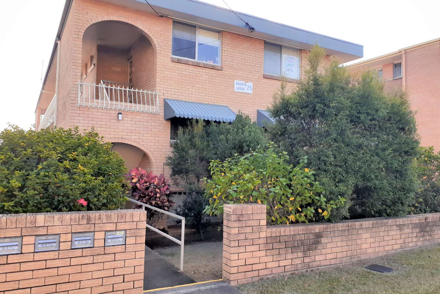Main view of Homely unit listing, 2/25 Railto street, Coorparoo QLD 4151