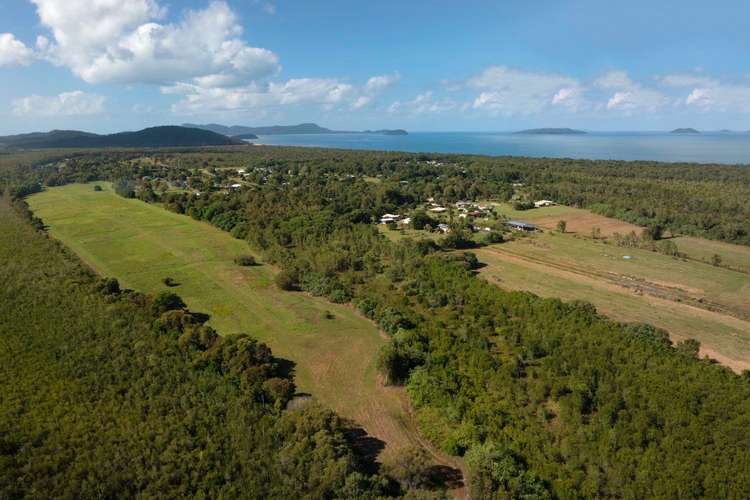 606 Tully Hull Road, Tully Heads QLD 4854