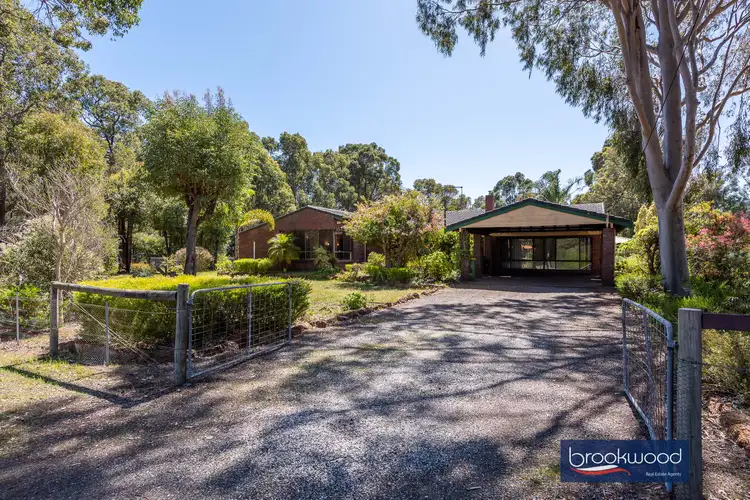 8 Hollett Road