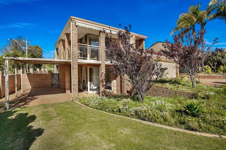 5 Holbrook Gardens, Carine WA 6020