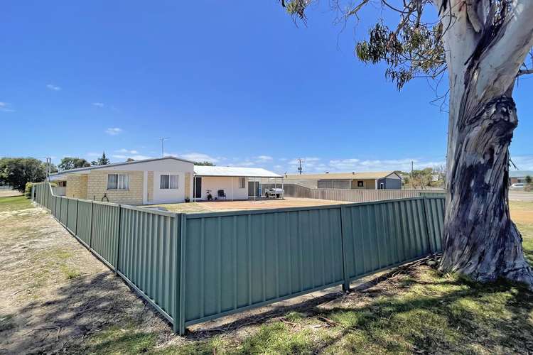 4 McGlade Way, Castletown WA 6450