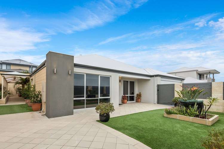 10 Calis Avenue, Iluka WA 6028