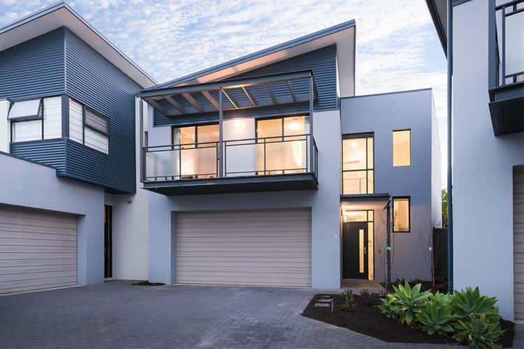 Main view of Homely townhouse listing, 3/6 Nautilus Crescent, Scarborough WA 6019