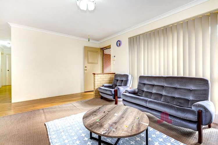 Fifth view of Homely unit listing, 1/8 Holly  Way, Glen Iris WA 6230