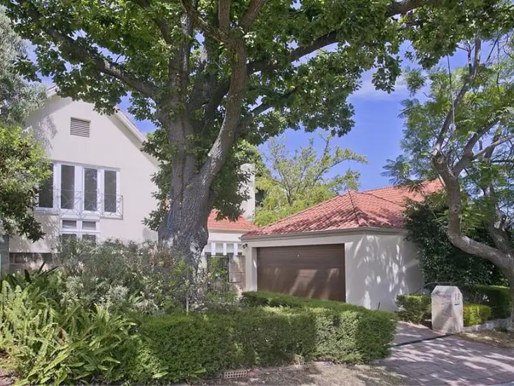 18 Cliff Way