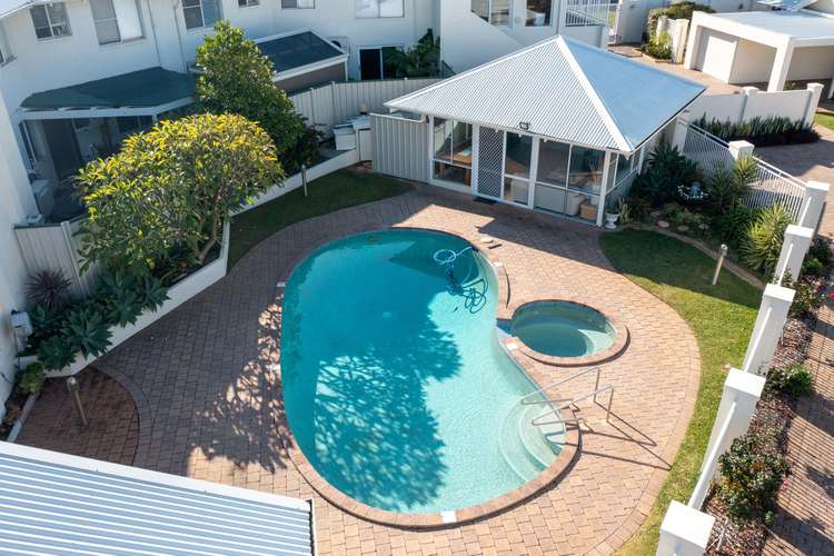 Fourth view of Homely villa listing, 1/19 Flora Terrace, Watermans Bay WA 6020