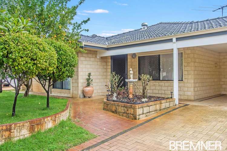 Second view of Homely house listing, 10 Walmer Place, Orelia WA 6167