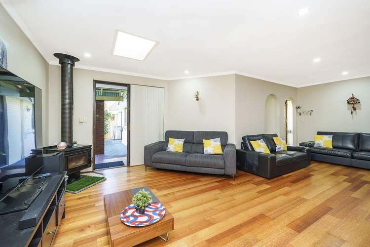 Second view of Homely house listing, 7 Bird Walk, Willetton WA 6155