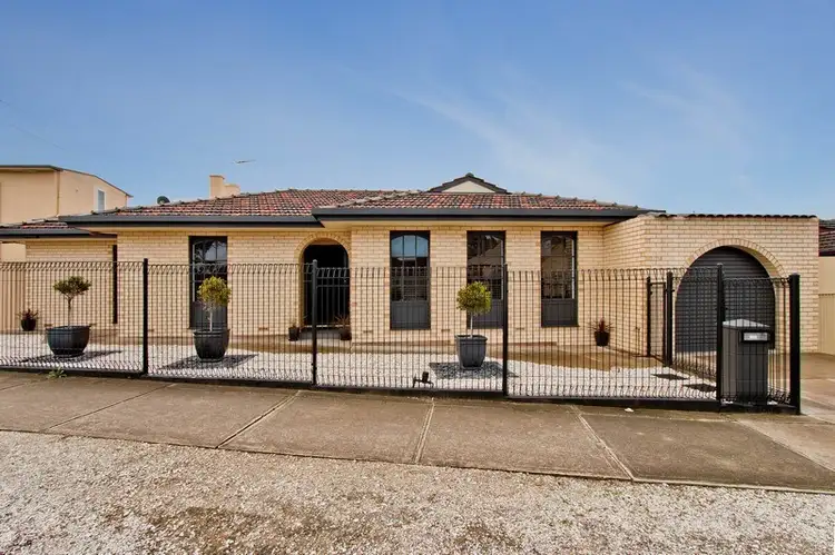 1/114 Military Road, Semaphore SA 5019