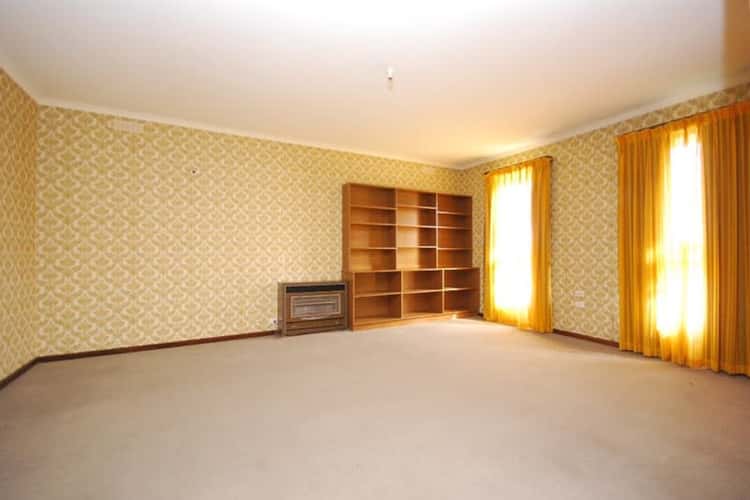 Second view of Homely house listing, 10 Margaret Avenue, Ballarat North VIC 3350