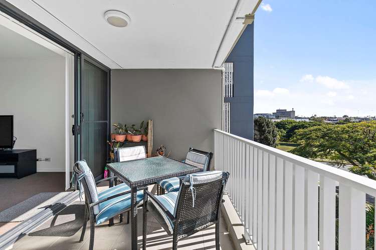 Main view of Homely unit listing, 203/25 Dix Street, Redcliffe QLD 4020