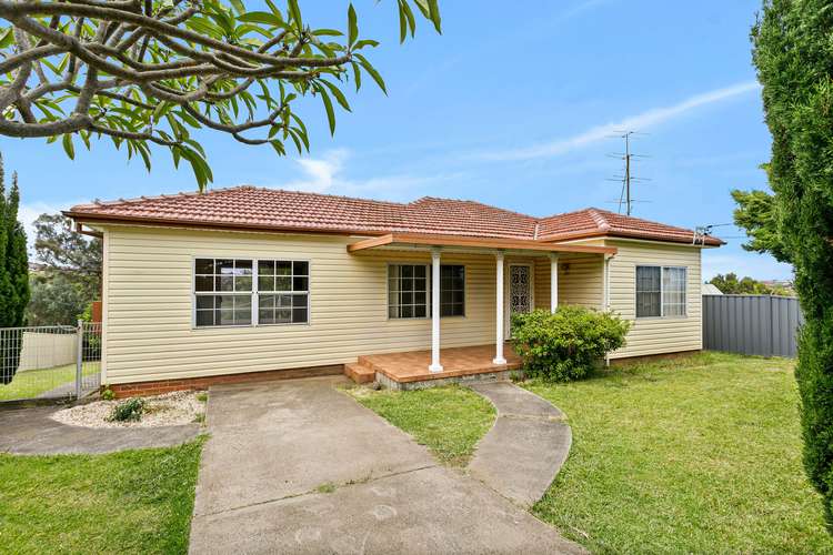 Main view of Homely house listing, 8 Trevor Avenue, Lake Heights NSW 2502