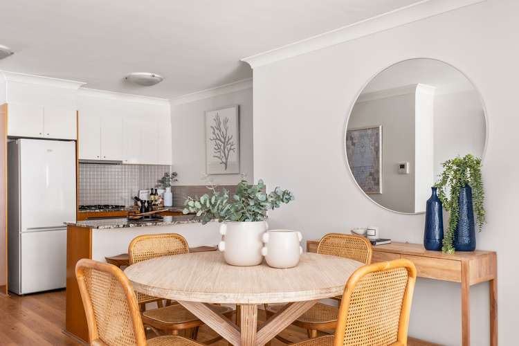2/11-13 Clarence Avenue, Dee Why NSW 2099