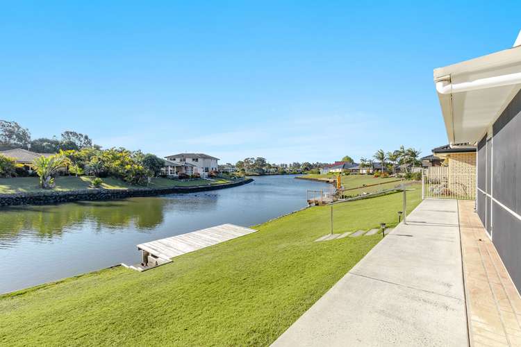 1/5 Bayview Drive, Yamba NSW 2464