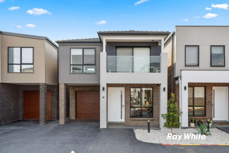 Main view of Homely townhouse listing, 19 Luckman Glade, Marsden Park NSW 2765