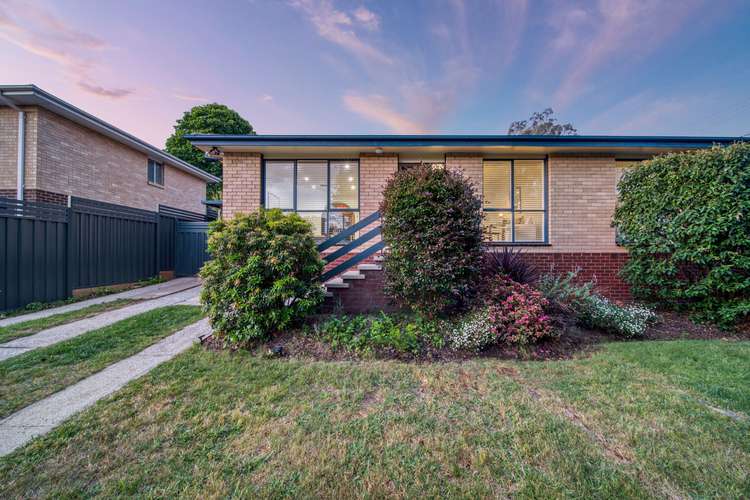 18 Armstrong Crescent, Holt ACT 2615