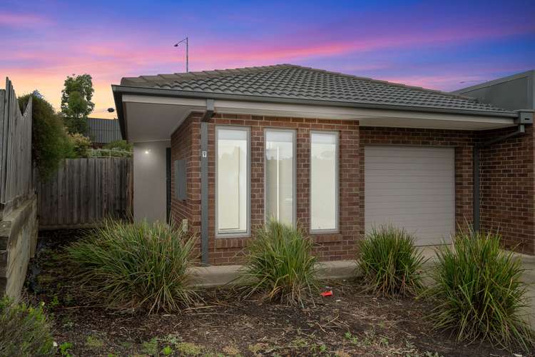 9/11-15 Silverdale Drive, Darley VIC 3340