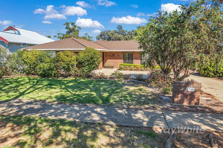 12 Mackay Street, Rochester VIC 3561